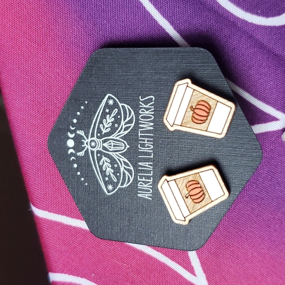 🎃☕ Pumpkin spice latte laser cut wood stud earrings - Picture 3 of 6
